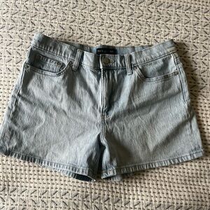 Banana Republic Women's Light Wash Denim Shorts, Size 28